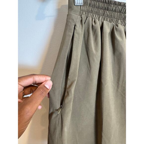 Wayre Flow Travel Pocket Pleated Pull On Shorts Large - Picture 5 of 7